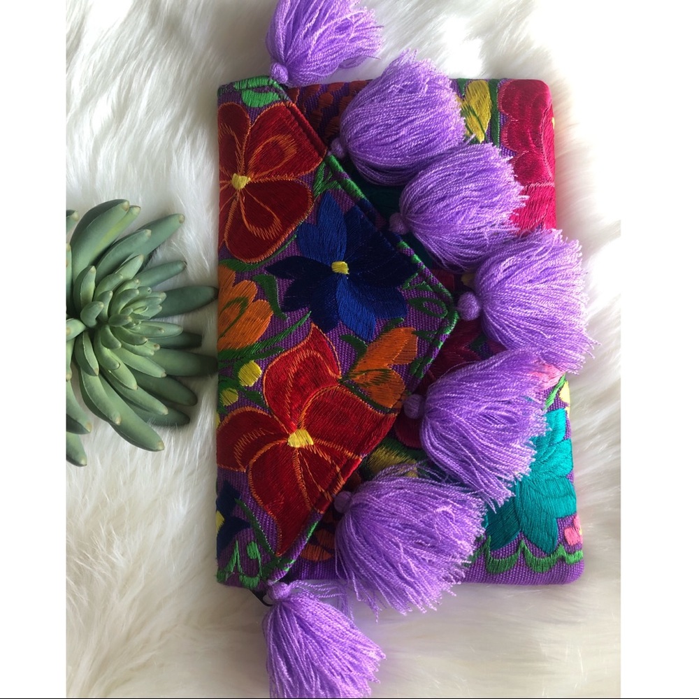 🆕 Hand Made Embroidered Floral Tassel Handbag